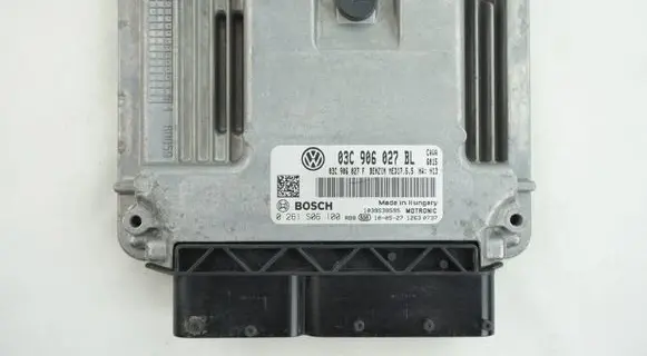 Volkswagen Tiguan Engine control unit/module 03C906027BL 0261S06100