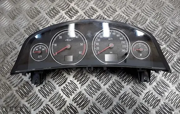 Opel Signum Speedometer (instrument cluster) 13193061RZ