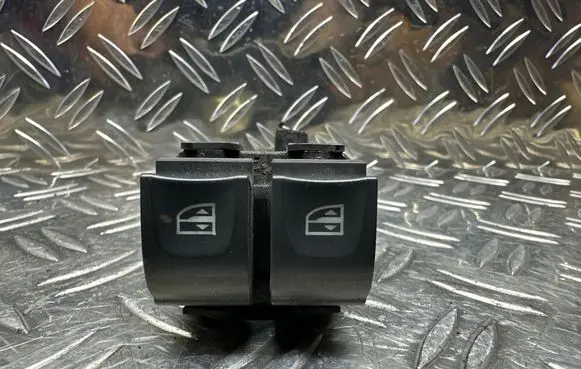 Renault Zoe Electric window control switch 254118044R 10023897