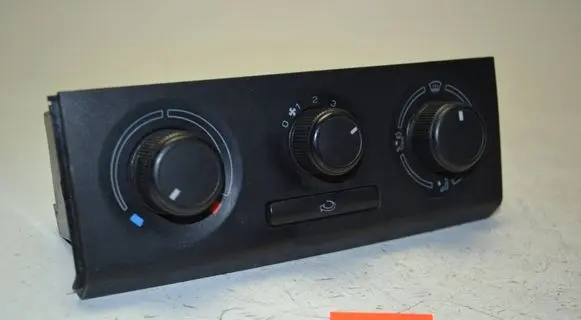 Skoda Fabia Mk2 (5J) Climate control unit 5J0819045
