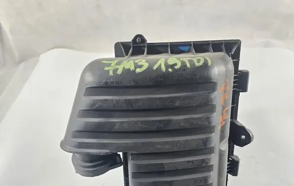 Seat Alhambra (Mk1) Air filter box 7M3129607AB