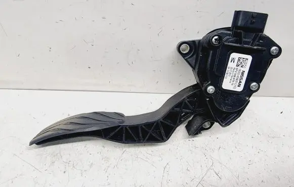 Nissan Qashqai Accelerator throttle pedal 180024BA0B