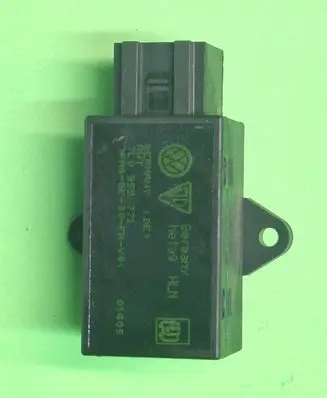 Volkswagen Golf V Seat heating relay 7L0959772