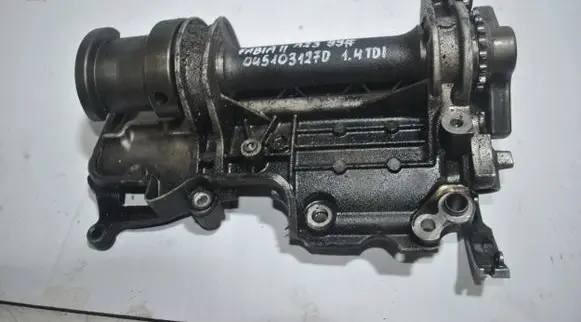 Volkswagen Polo Oil pump balance shaft 045103127D