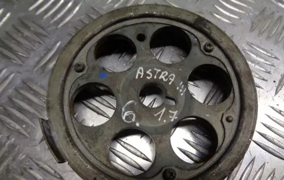 Opel Astra H Alternator pulley 