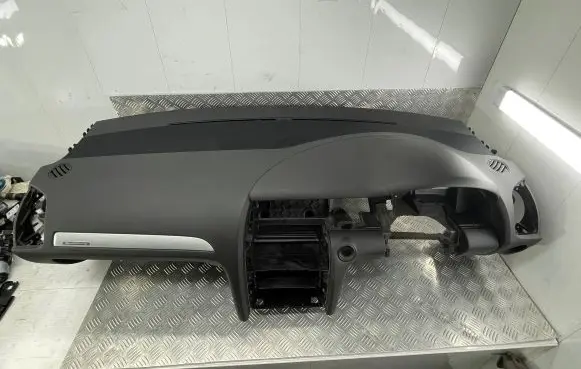 Audi Q7 4L Dashboard 4L2857041P MJS3632233W