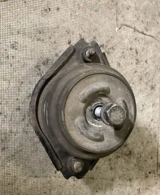 Mercedes-Benz ML W164 Engine mount bracket A2512403117