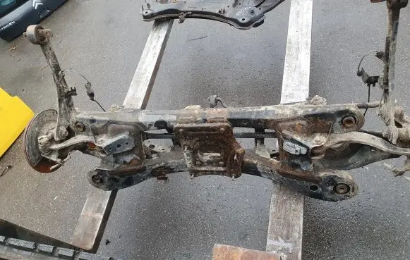 Toyota Avensis T270 Rear subframe 