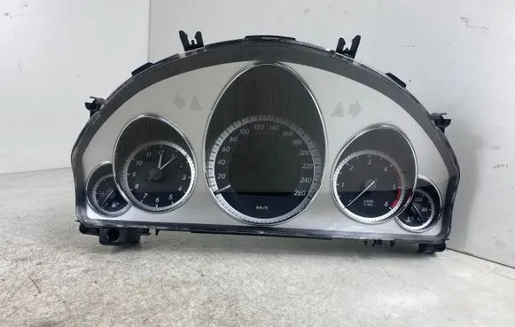 Mercedes-Benz E W212 Speedometer (instrument cluster) A2125409547 A2125401348 A2044423321
