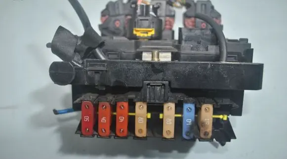 Peugeot 407 Fuse box set 0025459401