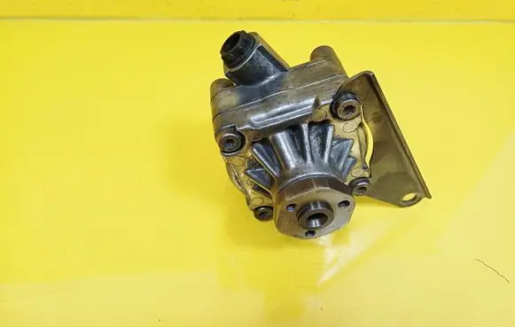 Alfa Romeo 156 Power steering pump 7681955278