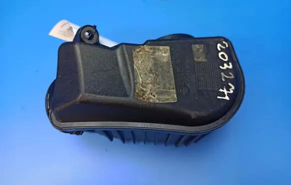 Mercedes-Benz C W203 Intake resonator A2710900804