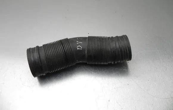 Volkswagen Polo IV 9N3 Air intake hose/pipe 6Q0129684AB VD9642