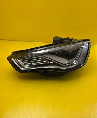 Audi A3 S3 8V Headlight/headlamp 8V0941033