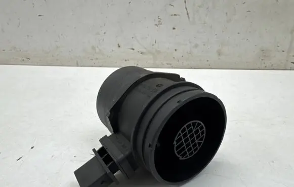 BMW X1 E84 Mass air flow meter 7783743 0281002567