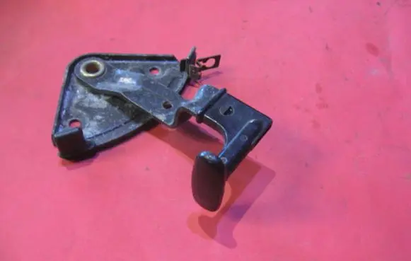 Audi 80 90 B3 Engine bonnet (hood) release handle 4A0823581A