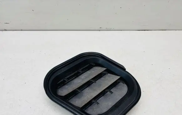 Volkswagen Touran II Quarter panel pressure vent 1T0819465C