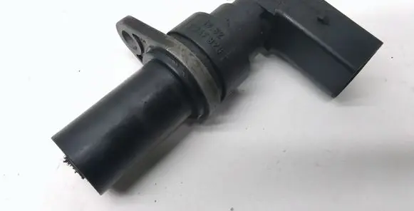 BMW 5 E39 Crankshaft position sensor 2247926 13622247926 25916010
