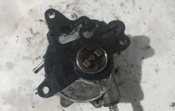 Audi A4 S4 B7 8E 8H Vacuum pump 03G145209 030605