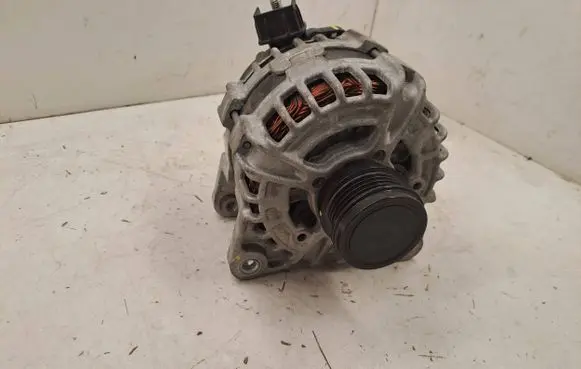 Dacia Sandero III Generator/alternator 231009076R F000BL08B1 20220601