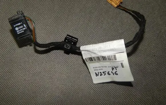 Audi A8 S8 D4 4H Rear door wiring loom 4H0971142