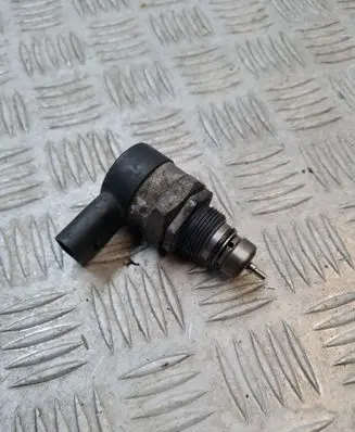 Audi Q5 SQ5 Fuel pressure regulator 057130764H