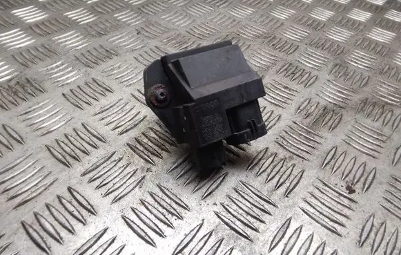 Peugeot 207 Coolant fan relay 9662872380 98372A01