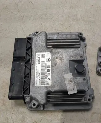 Volkswagen Touran I Engine control unit/module 03G906021PM 0281014061 03G906021AN