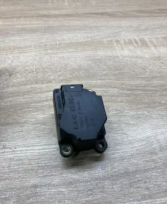 Volvo S60 Air flap motor/actuator 75622D 221101