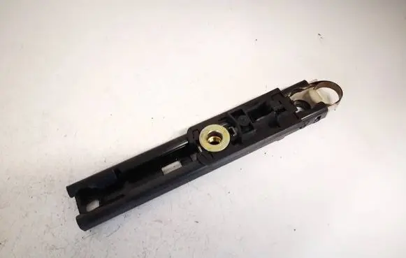 BMW 3 E46 Seat belt adjustment rail 8207957 566143504a