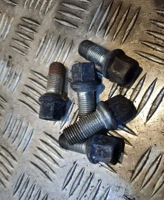 Audi A4 Allroad Nuts/bolts 
