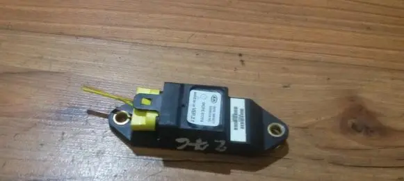 KIA Carens I Airbag deployment crash/impact sensor 0k2fe677f9 ver2.1