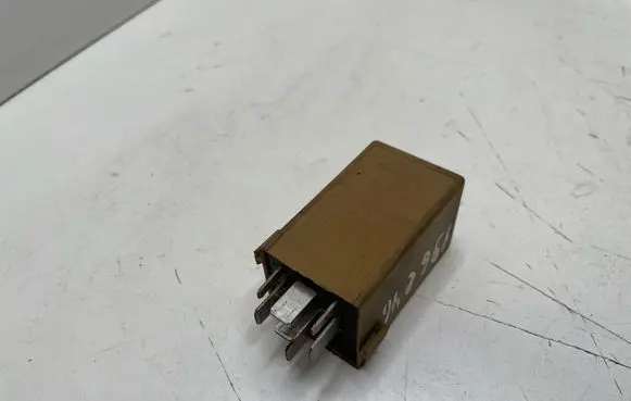BMW 3 E46 Window control relay 61368384505 V23141B3001X15