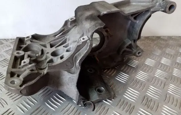 Jeep Cherokee III KJ Fuel pump bracket 905129361