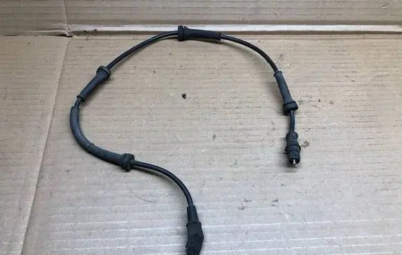 Renault Trafic II (X83) ABS brake wheel speed sensor 14153901