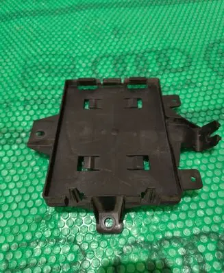 Chevrolet Volt II Engine control unit holder 84073137