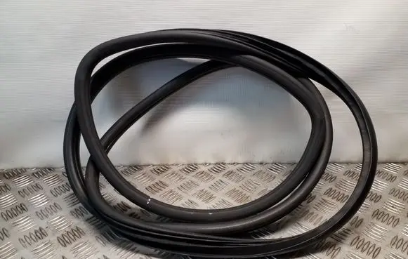KIA Sorento Rear door rubber seal (on body) 