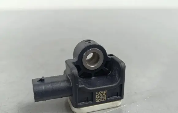 Maserati Quattroporte Airbag deployment crash/impact sensor 670038225