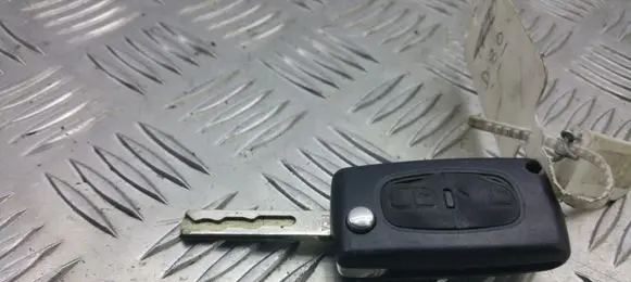 Peugeot 5008 Ignition key/card 