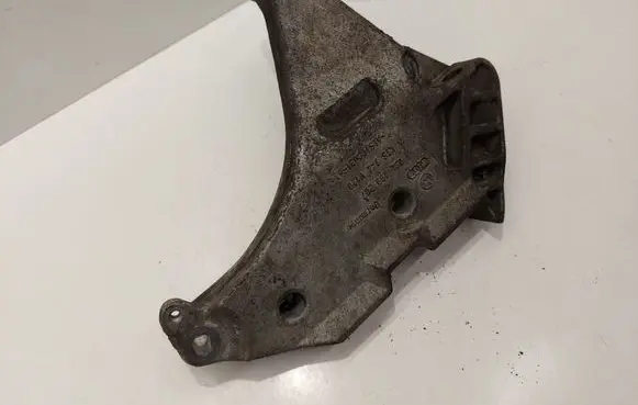 Volkswagen Golf VI Engine mounting bracket 03L199207