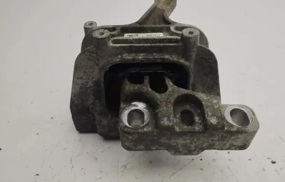 Volkswagen Arteon Engine mount bracket 5Q0199262BJ