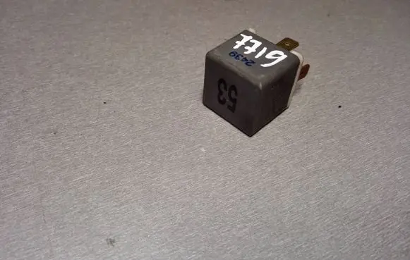 Volkswagen PASSAT B3 Other relay 141951253B