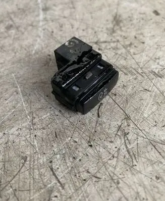 Volkswagen Golf VII Alarm switch 5G0962109