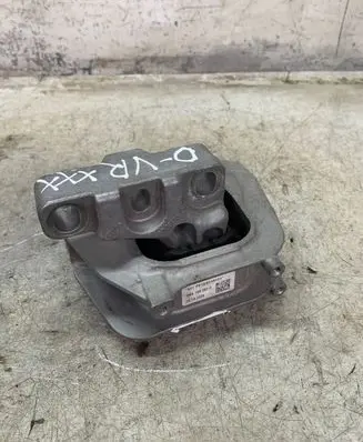 Volkswagen Touran III Engine mount bracket 5WA199262D