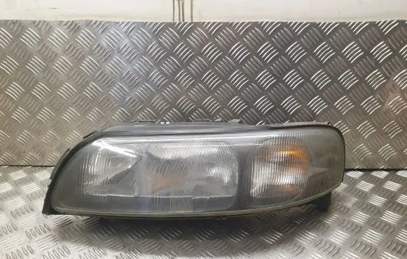 Volvo V70 Headlight/headlamp 8620686