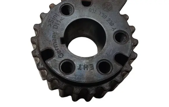 Volkswagen Golf Plus Fuel pump gear (pulley) 03L130111E 03L130238A