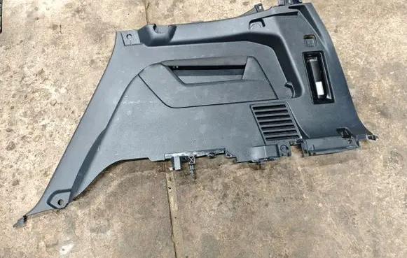 Trunk/boot side trim panel