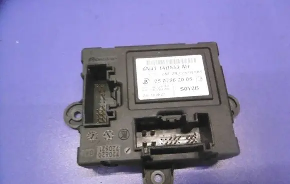 Ford Focus Door control unit/module 6N4T14B533AH