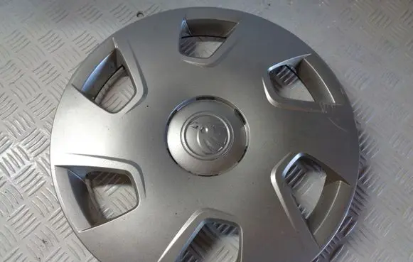 Skoda Rapid (NH) R15 wheel hub/cap/trim 5JA601147A
