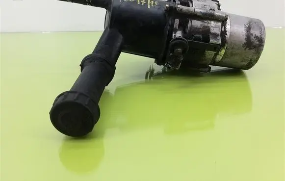 Peugeot 206 Power steering pump 9644860880
